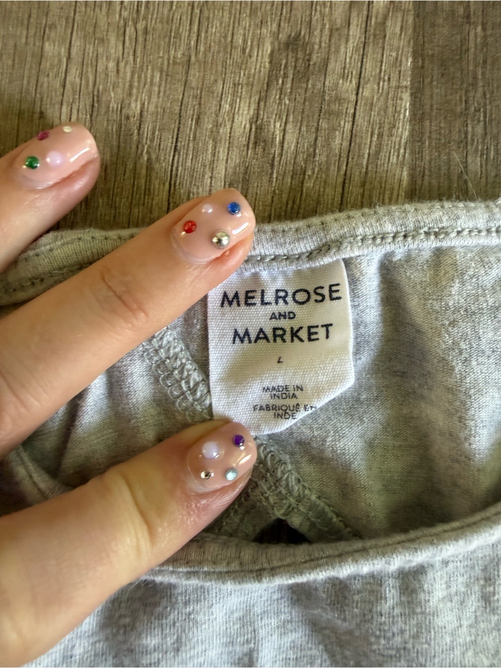 Melrose & Market Top Gray Short Sleeve Top Cut Out Back Size Large - Picture 3 of 8